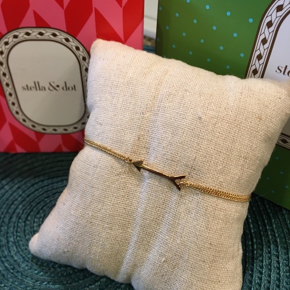 Stella & Dot Jewelry - Stella & Dot arrow wishing bracelet